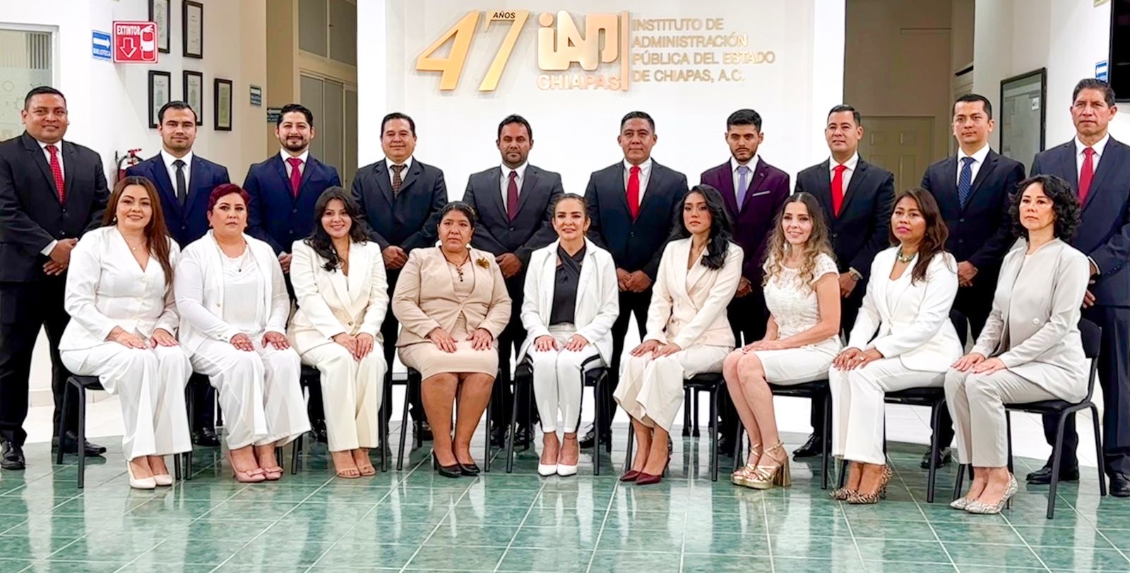 IAP Chiapas impulsa la Educación Superior con la Entrega de Títulos y Constancias de Maestría y Doctorado en la nueva ERA